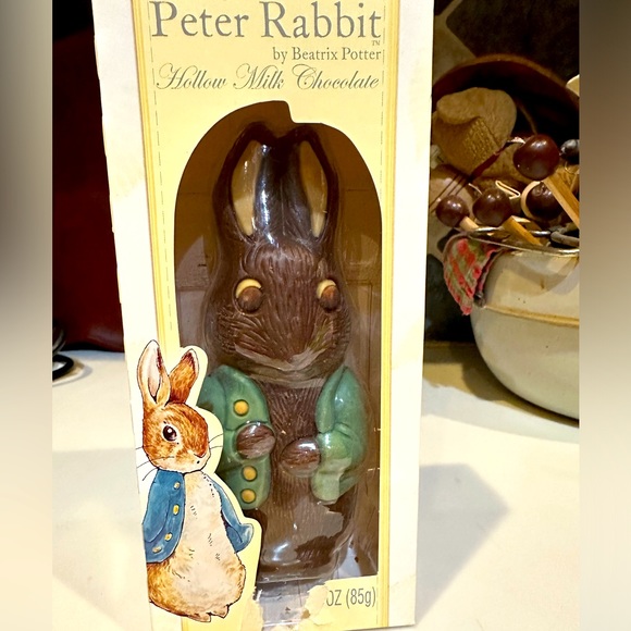 VTG RARE BEATRIX POTTER CHOCOLATE BUNNY RABIT COLLECTIBLE DECOR EASTER 6” SEALED - Picture 6 of 10
